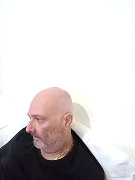 Snapshot of Alexis_Bull chatting on October 12, 2025, 12:39 pm Alexis Bull online show from October 12, 2025, 12:39 pm