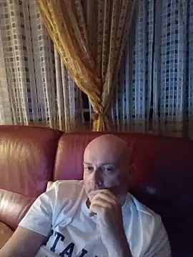 Snapshot of Alexis_Bull chatting on May 26, 2026, 10:41 pm Alexis Bull online show from May 26, 2026, 10:41 pm