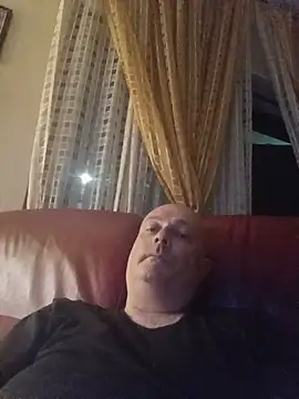 Alexis Bull online show from June 17, 2026, 9:36 pm