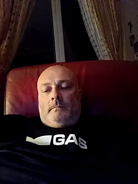 Snapshot of Alexis_Bull chatting on April 12, 2026, 12:36 am Alexis Bull online show from April 12, 2026, 12:36 am