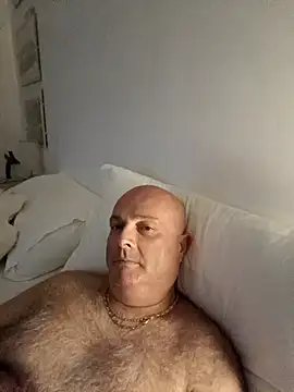 Snapshot of Alexis_Bull chatting on October 13, 2025, 12:45 am Alexis Bull online show from October 13, 2025, 12:45 am