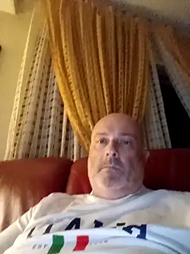 Snapshot of Alexis_Bull chatting on September 27, 2025, 11:00 pm Alexis Bull online show from September 27, 2025, 11:00 pm