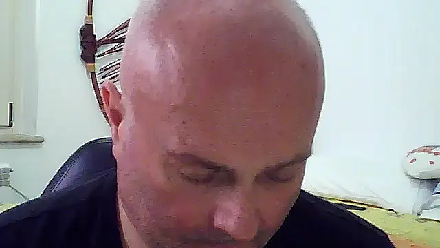 Snapshot of Alexis_Bull chatting on May 19, 2026, 1:29 pm Alexis Bull online show from May 19, 2026, 1:29 pm