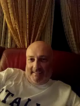 Snapshot of Alexis_Bull chatting on September 26, 2025, 10:49 pm Alexis Bull online show from September 26, 2025, 10:49 pm