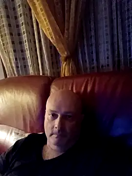 Snapshot of Alexis_Bull chatting on May 8, 2026, 9:51 pm Alexis Bull online show from May 8, 2026, 9:51 pm