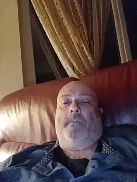 Snapshot of Alexis_Bull chatting on May 15, 2026, 11:36 pm Alexis Bull online show from May 15, 2026, 11:36 pm