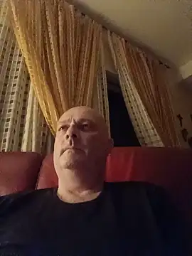 Alexis Bull online show from July 3, 2026, 12:17 am