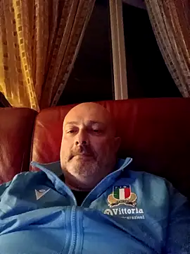 Snapshot of Alexis_Bull chatting on April 17, 2026, 11:07 pm Alexis Bull online show from April 17, 2026, 11:07 pm
