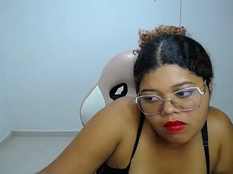 Snapshot of natalietits1 chatting on December 5, 2025, 5:28 am natalietits1 online show from December 5, 2025, 5:28 am