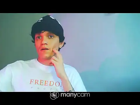 santihot089 online show from October 18, 2025, 9:28 pm