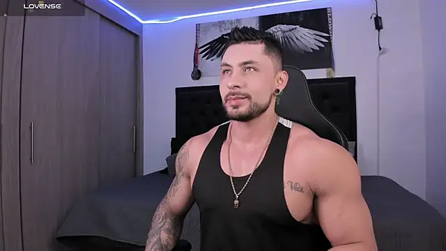 santi aesthetic online show from October 4, 2025, 2:46 am