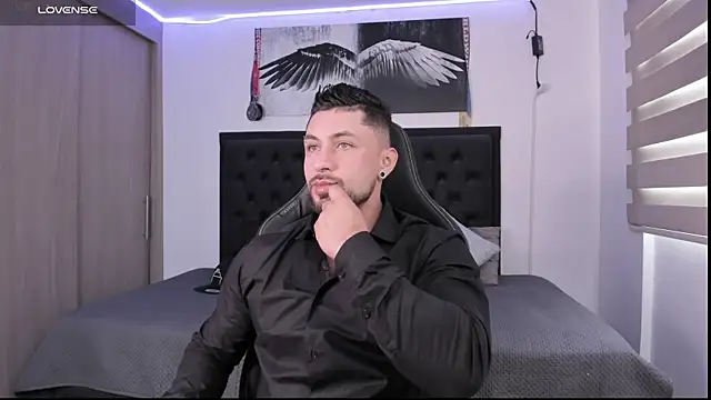 santi aesthetic online show from October 12, 2025, 9:05 pm