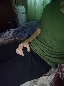 tipetto06 online show from November 4, 2025, 3:05 pm