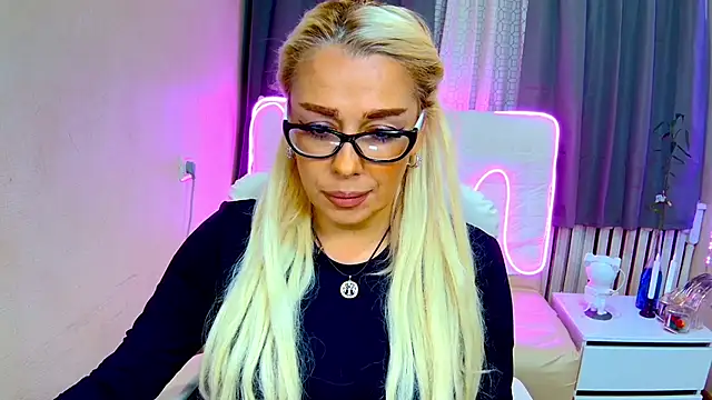 KatrinaCharm online show from September 11, 2025, 6:13 am