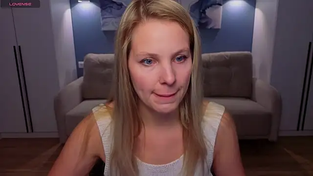 Snapshot of MelanieBennett chatting on May 7, 2026, 6:17 am MelanieBennett online show from May 7, 2026, 6:17 am