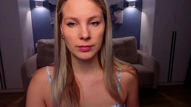 MelanieBennett online show from April 3, 2026, 6:20 am