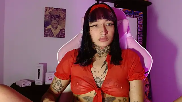 Snapshot of SharaRoss1 chatting on February 24, 2026, 11:16 pm SharaRoss1 online show from February 24, 2026, 11:16 pm