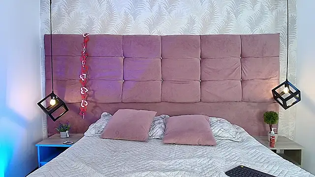 Jenna-Mitchell online show from November 10, 2025, 3:44 am