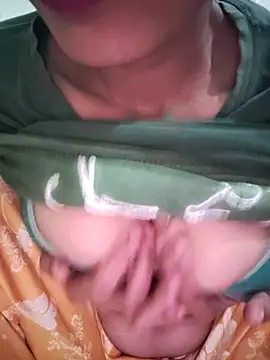 Snapshot of Desi_Bhabi_01 chatting on November 7, 2025, 4:33 pm Desi Bhabi 01 online show from November 7, 2025, 4:33 pm