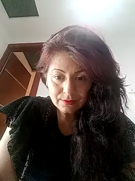 Snapshot of lunadicty chatting on November 19, 2025, 12:32 am lunadicty online show from November 19, 2025, 12:32 am