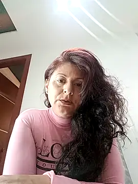 Snapshot of lunadicty chatting on November 8, 2025, 10:57 pm lunadicty online show from November 8, 2025, 10:57 pm