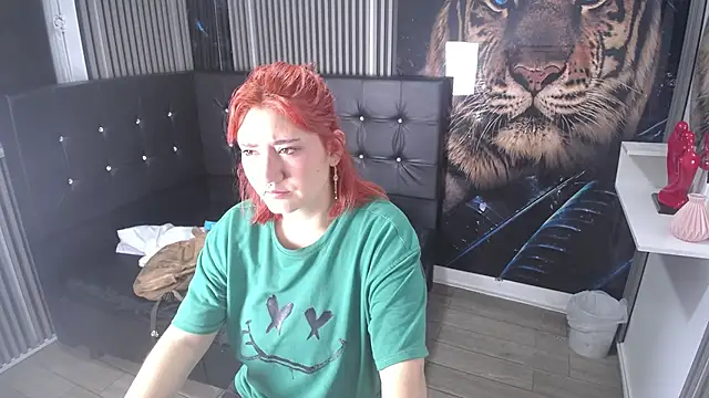 Cerecitaa02  online show from October 25, 2025, 12:17 pm