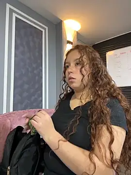 Snapshot of AmmberJones chatting on November 19, 2025, 12:16 pm AmmberJones online show from November 19, 2025, 12:16 pm