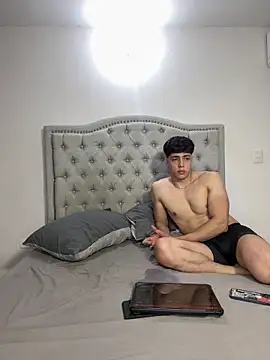 valentinoblush online show from April 18, 2026, 9:26 pm