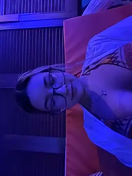 Pretty roxxyy online show from February 4, 2026, 12:27 am