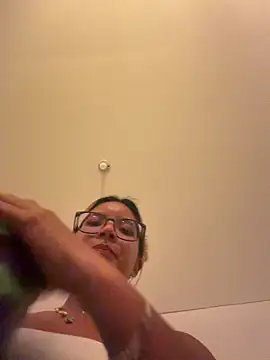 Pretty roxxyy online show from March 1, 2026, 2:11 am