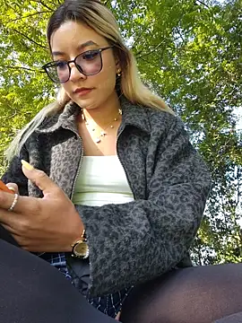 Pretty roxxyy online show from February 28, 2026, 12:49 pm