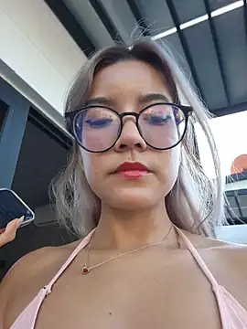 Pretty roxxyy online show from December 14, 2025, 12:11 pm