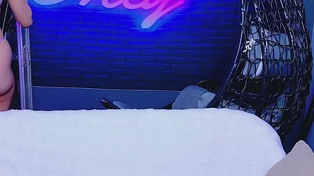 Snapshot of AlessiaCroft chatting on April 29, 2026, 3:54 am AlessiaCroft online show from April 29, 2026, 3:54 am