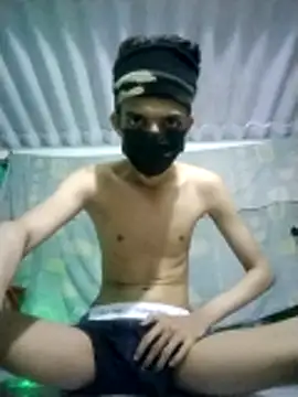 HannanKhan25 online show from March 4, 2026, 7:32 pm