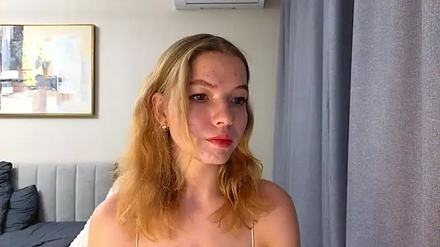 EmilyLuv online show from November 6, 2025, 8:35 pm