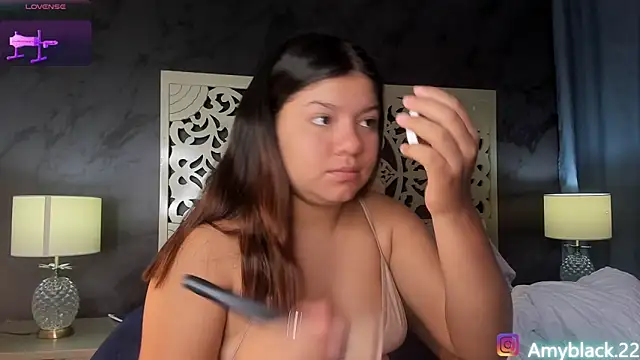 Snapshot of Amyblack__ chatting on October 23, 2025, 1:04 am Amyblack online show from October 23, 2025, 1:04 am