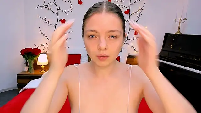 marshmallowee online show from September 19, 2025, 1:04 pm