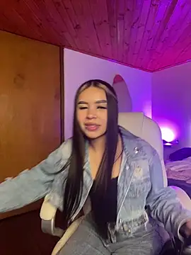 Snapshot of Cristina_pinkk chatting on October 6, 2025, 1:07 am Cristina pinkk online show from October 6, 2025, 1:07 am