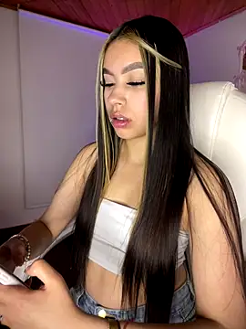 Snapshot of Cristina_pinkk chatting on September 24, 2025, 12:18 am Cristina pinkk online show from September 24, 2025, 12:18 am