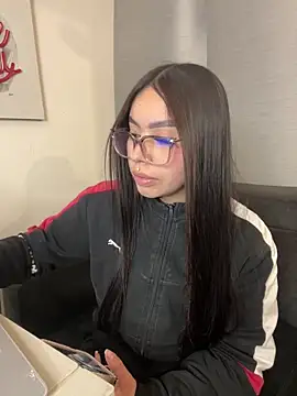 Cristina pinkk online show from November 29, 2025, 3:28 am