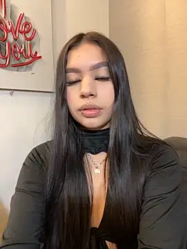 Cristina pinkk online show from November 6, 2025, 3:32 am