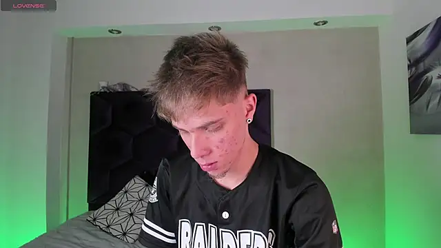 Robbin Blaze online show from March 27, 2026, 4:32 am