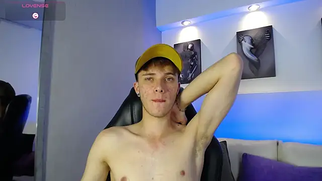 Snapshot of Robbin_Blaze chatting on December 4, 2025, 6:01 am Robbin Blaze online show from December 4, 2025, 6:01 am