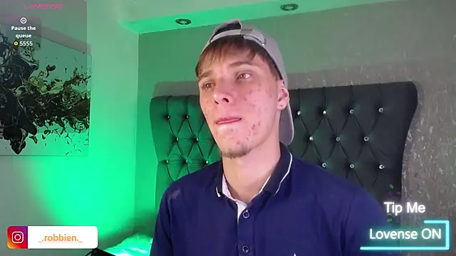 Robbin Blaze online show from April 15, 2026, 5:13 am