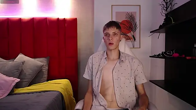 Snapshot of Robbin_Blaze chatting on March 21, 2025, 9:01 pm Robbin Blaze online show from March 21, 2025, 9:01 pm