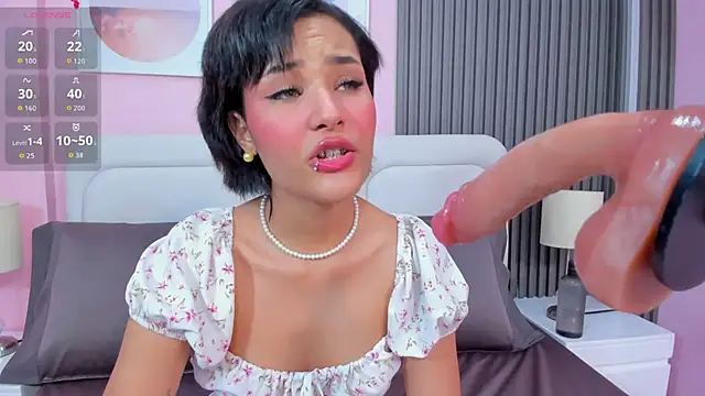 mia poppy  online show from December 19, 2025, 3:10 am