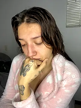Snapshot of Mia__Gray chatting on October 21, 2025, 3:22 pm Mia Gray online show from October 21, 2025, 3:22 pm