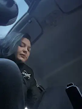 Snapshot of MeekyRich chatting on November 1, 2025, 1:23 am MeekyRich online show from November 1, 2025, 1:23 am