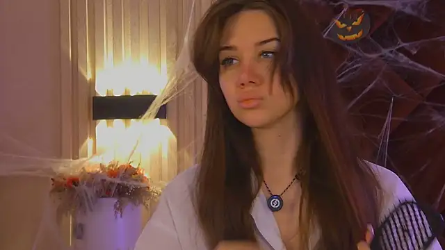 StacyHarland online show from November 3, 2025, 4:17 am