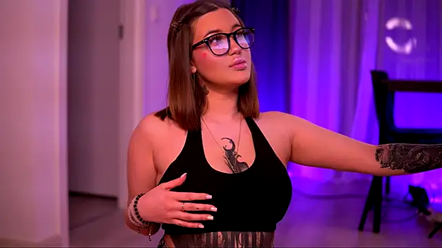 AryaDeluna online show from October 24, 2025, 6:07 pm